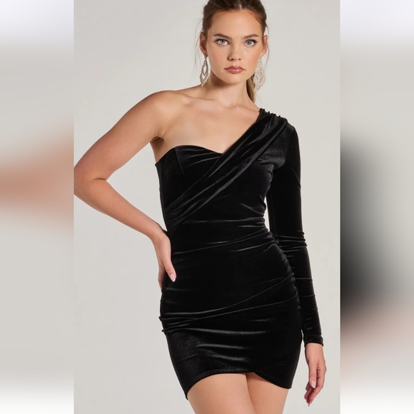 Windsor Black Velvet One-Shoulder Dress - Picture 1 of 4